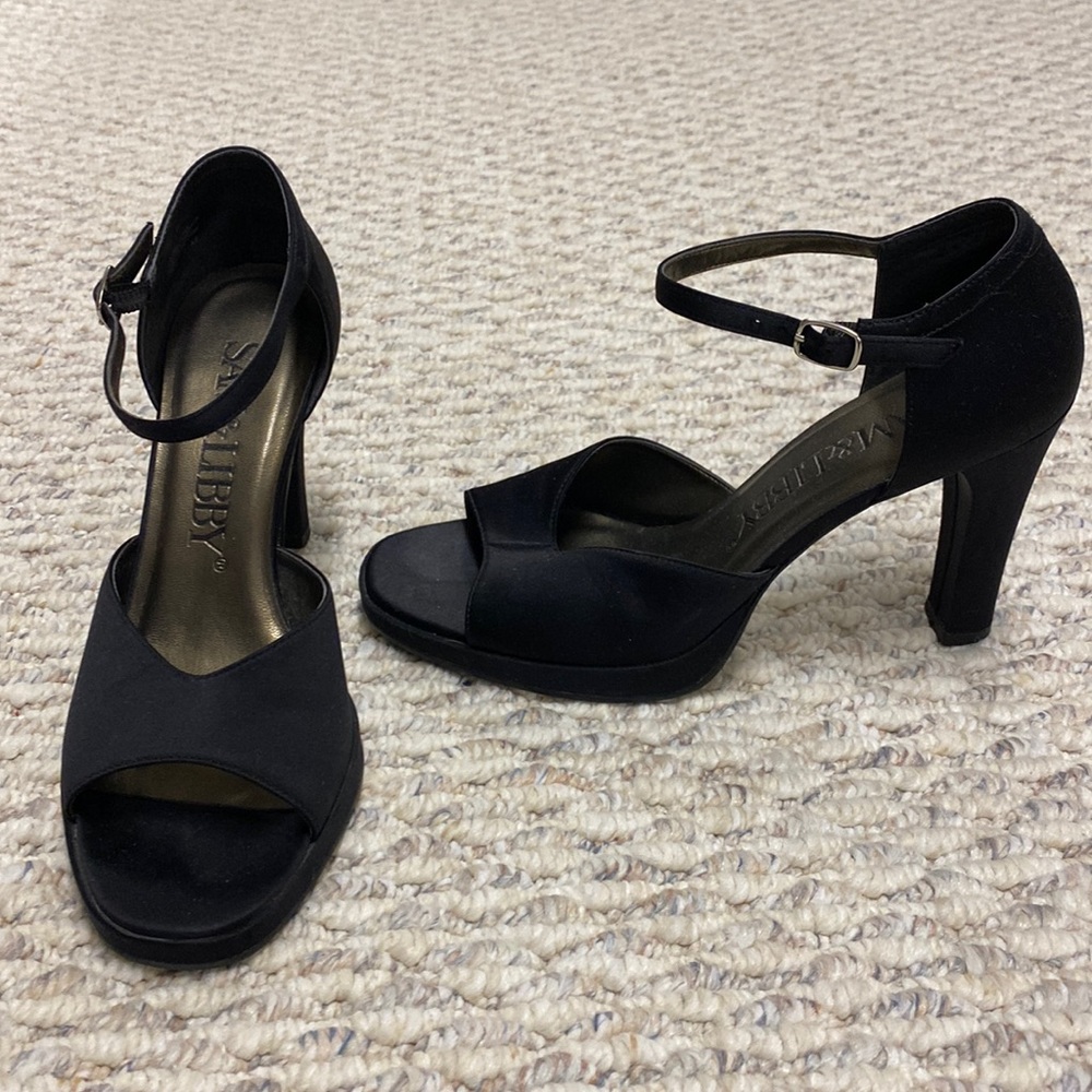 Black small block heels